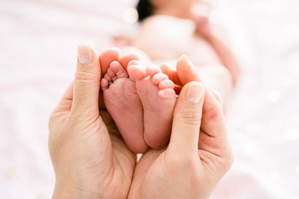 baby's feet , In-Home Newborn Session 